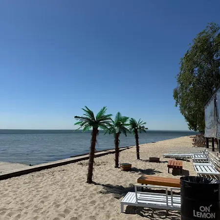 Przyczepa L11 Na Kempingu Molo Surf Kemp