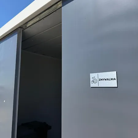 Przyczepa L11 Na Kempingu Molo Surf * ヤスタルニャ